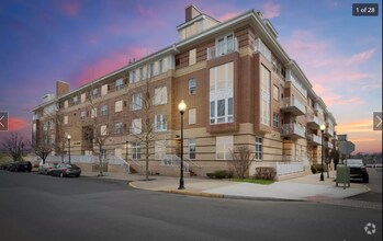 Building Photo - 368 Rector St