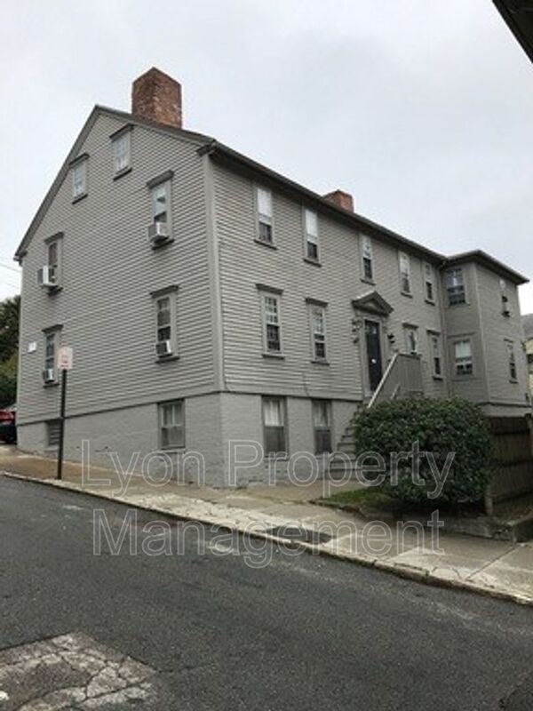 Primary Photo - 39 Bowen St