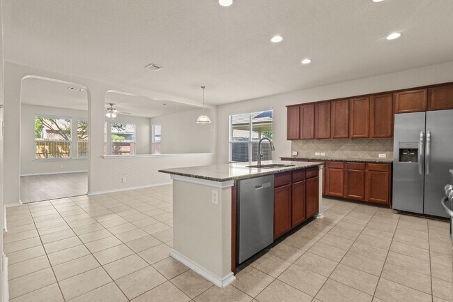 Foto del edificio - Luxurious 4 Bed, 3.5 Bath Home in San Anto...