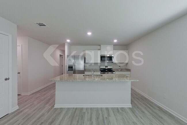 Foto del edificio - 14237 War Admiral Ave
