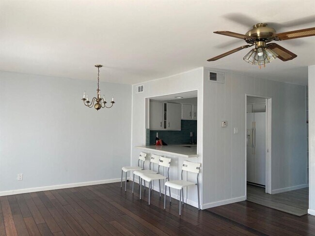 Building Photo - 9025 Gaylord Dr