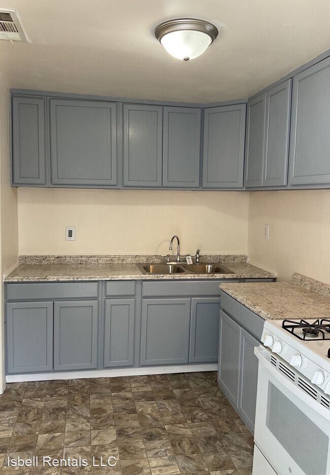 Building Photo - 2 br, 1 bath House - 411 Washington Street
