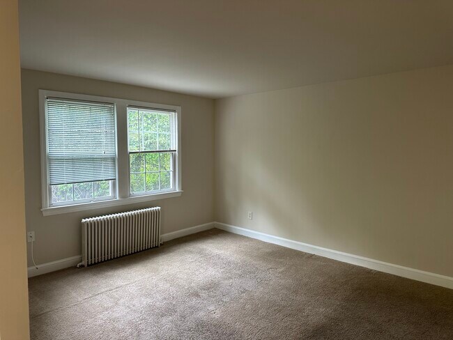 Sala de estar - 2711 Q St SE