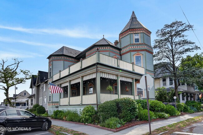 Building Photo - 44 Webb Ave
