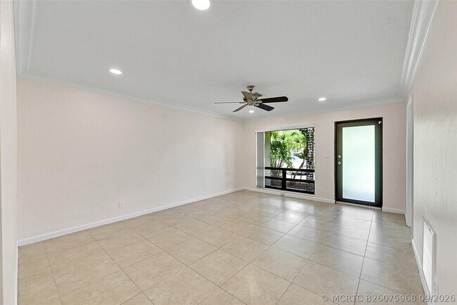 Building Photo - 2200 NE 54th St