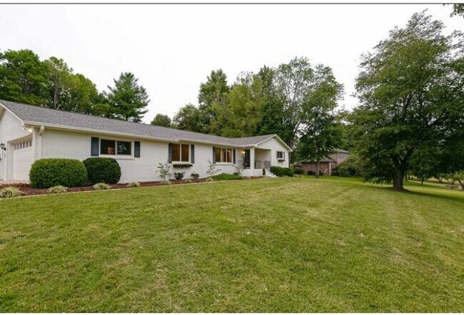 Foto del edificio - 2203 Oakwood Ct