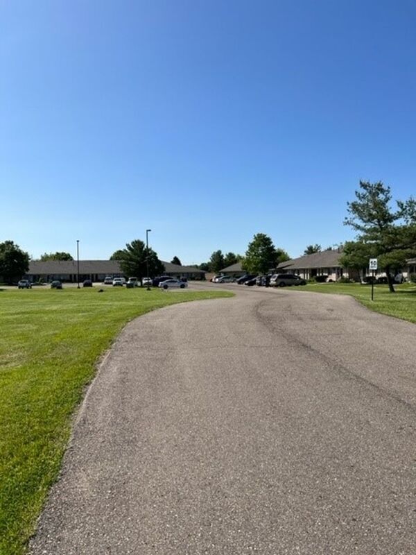 Foto del edificio - 339 Lewis B Moore Dr