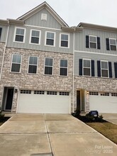 Building Photo - 2132 Flicker Rd