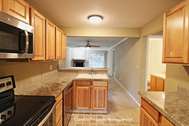 Building Photo - 10014 NE 127th Pl