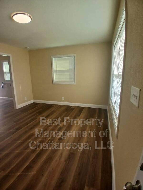 Building Photo - 5249 Usher Dr