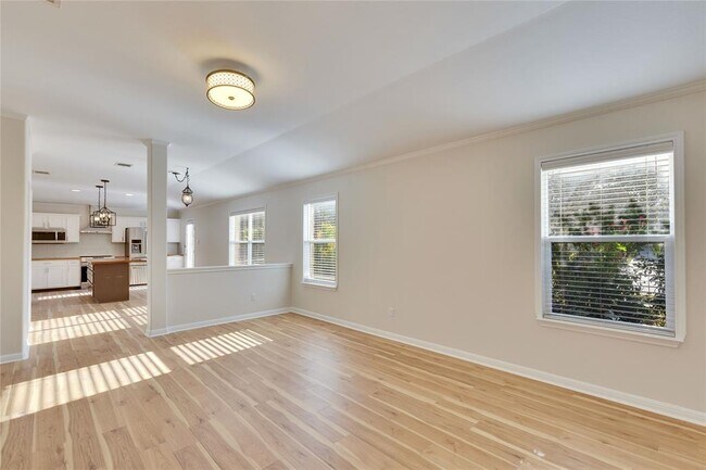 Foto del edificio - 600 Lakemont Dr