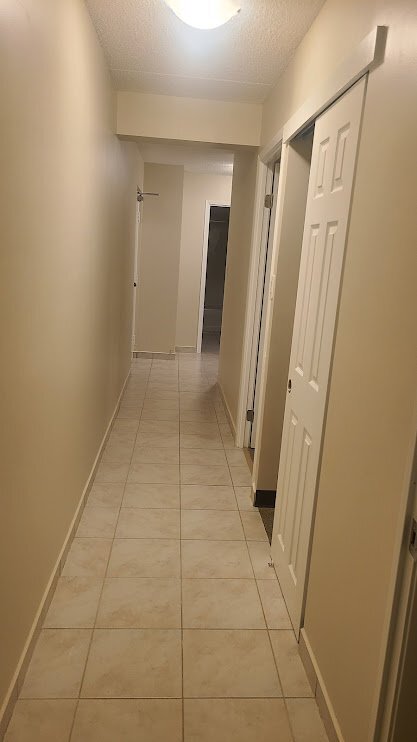 Hallway with closet - 26 Ormond St N