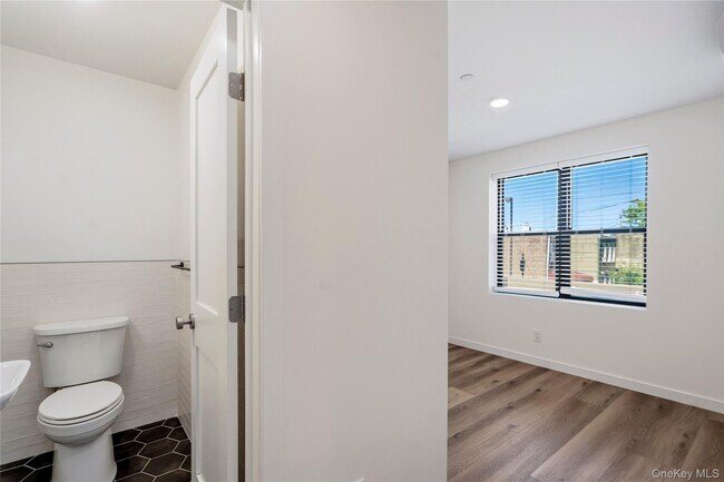 Foto del edificio - 62-49 60th St