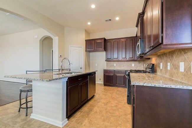 Building Photo - 26930 Harwood Heights Dr
