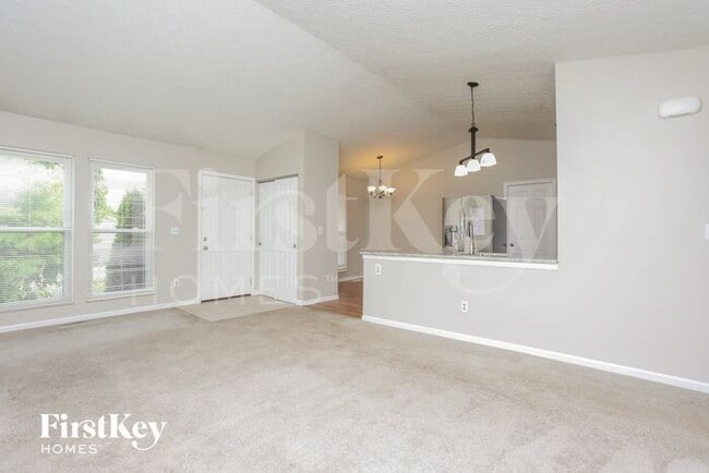 Building Photo - 3215 Heatherside Dr