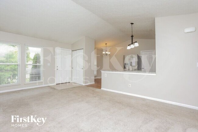Foto del edificio - 3215 Heatherside Dr