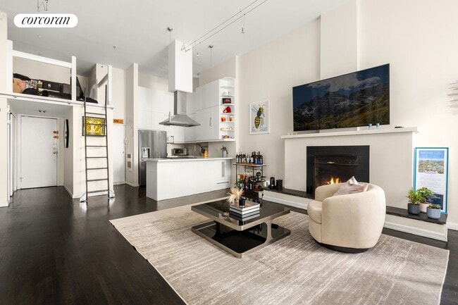 Building Photo - 242 W 72nd St