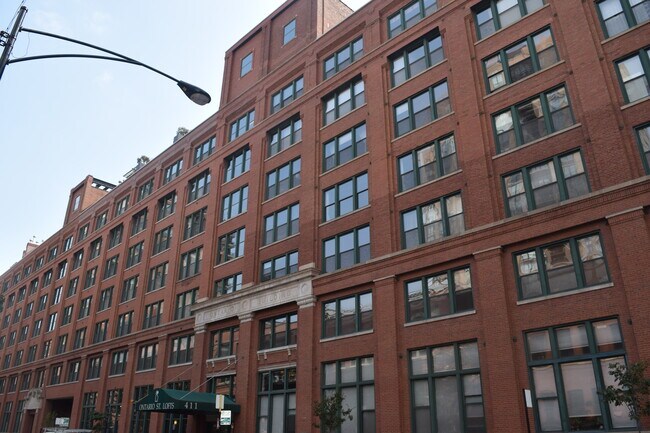 Foto del edificio - 411 W Ontario St