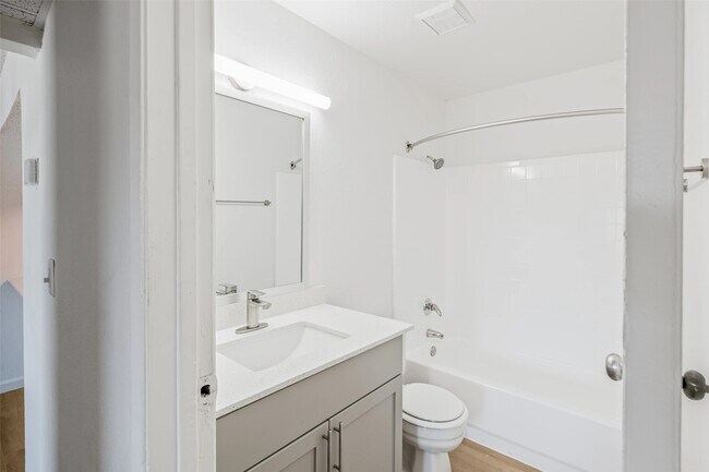 Foto del edificio - 4600 W Pioneer Dr