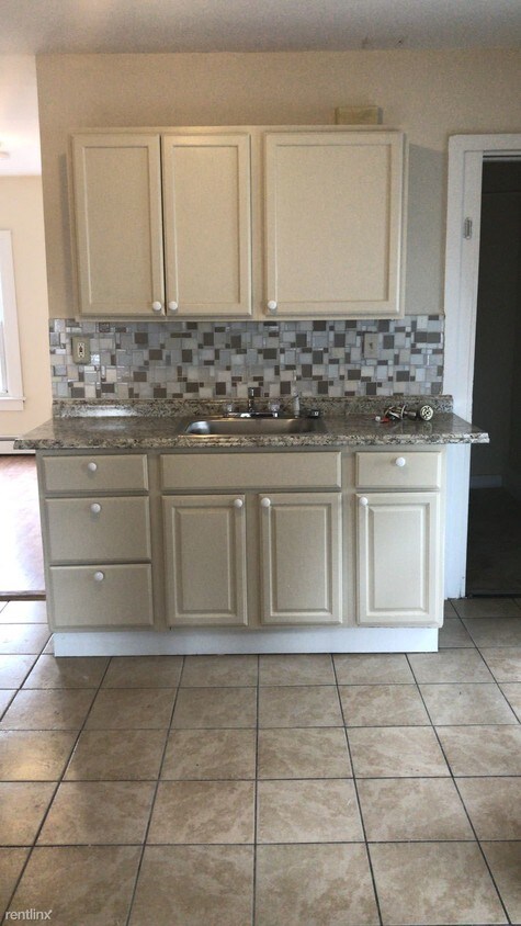 Foto del edificio - 2 br, 1 bath  - 38 Walnut St Fl 2