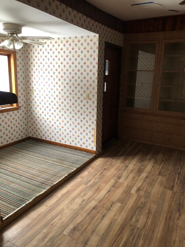Breakfast nook - 1004 Buffalo St