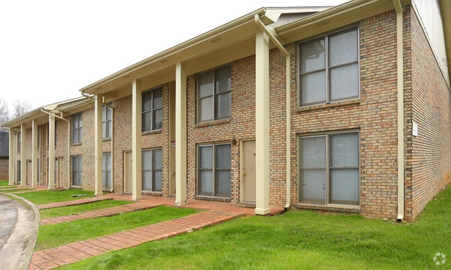 Building Photo - Crestmont Manor