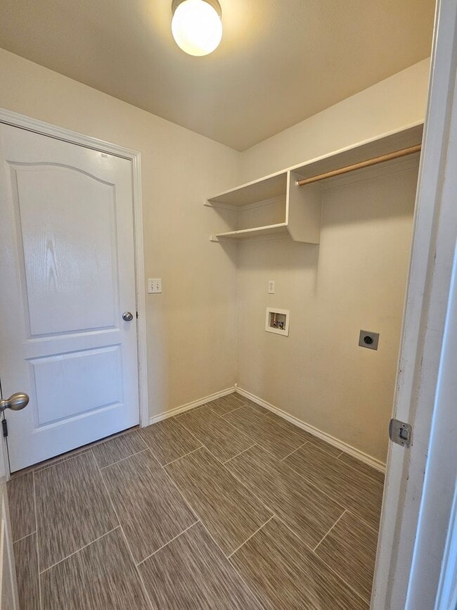 Building Photo - 1276 W Brown Trout Dr