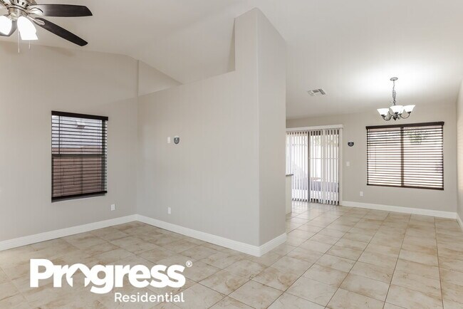 Foto del edificio - 10842 W Sands Dr