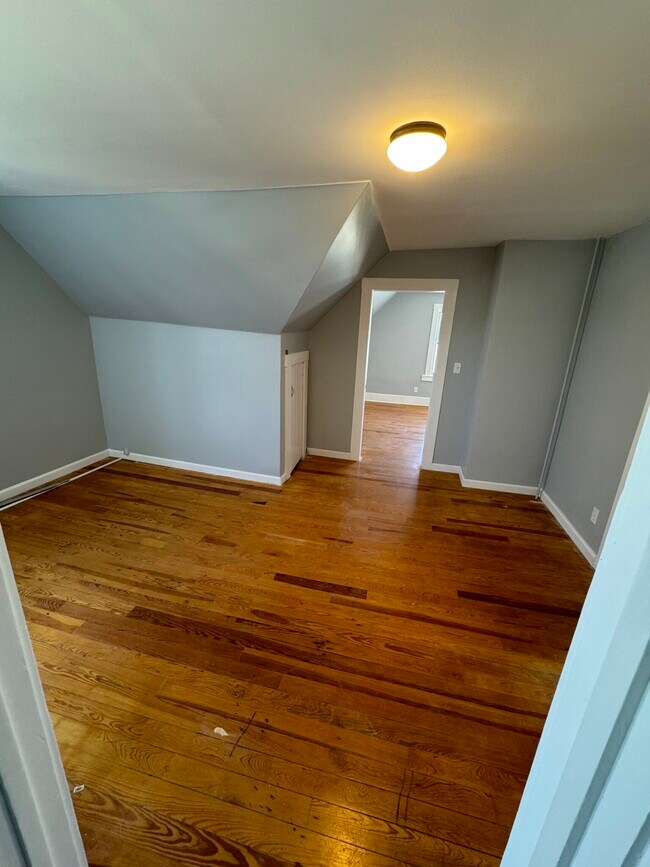 Building Photo - 391 Centre St