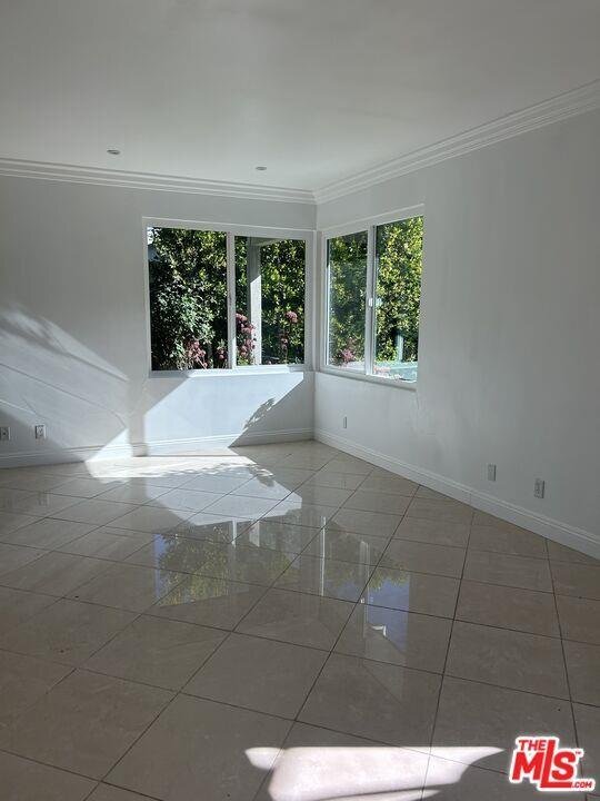 Building Photo - 18202 Lake Encino Drive, Los Angeles, CA 9...