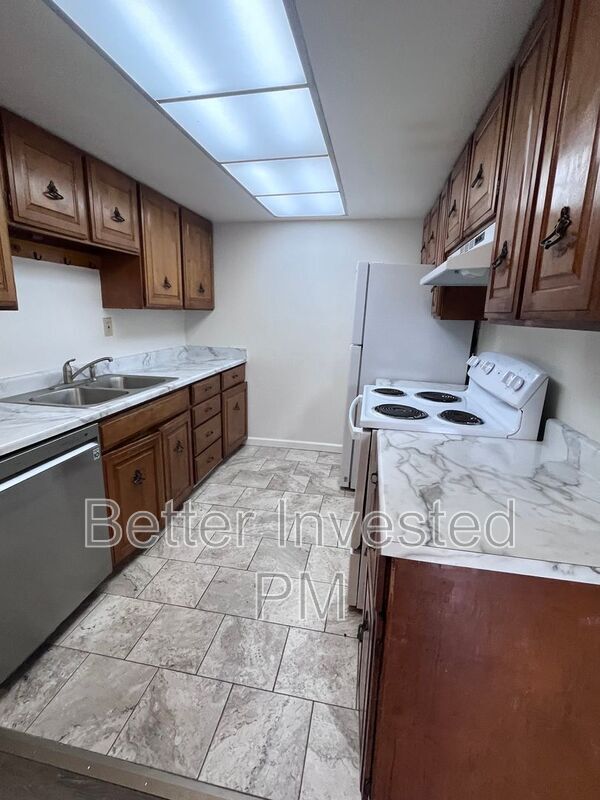 Foto del edificio - 857 S Oak St