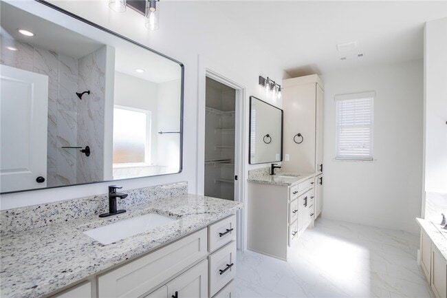 Foto del edificio - 4867 Farmhouse St