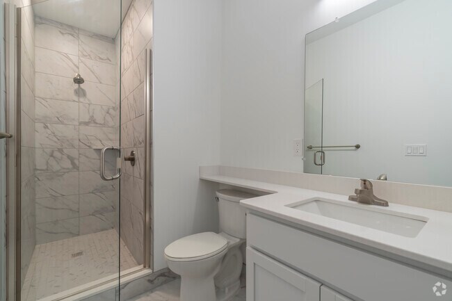 2BR, 2BA - 1,125SF - The Haven II - Bathroom 1 - Highland Knolls
