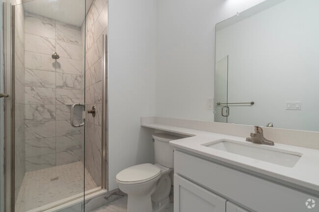 2BR, 2BA - 1,125SF - The Haven II - Bathroom 1 - Highland Knolls