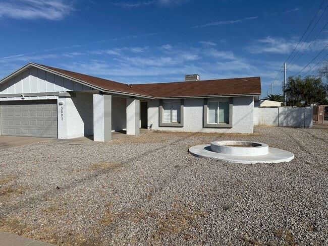 Building Photo - 3502 W Willow Ave