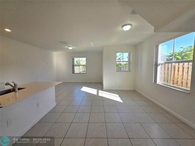 Building Photo - 2420 NW 131st Cir