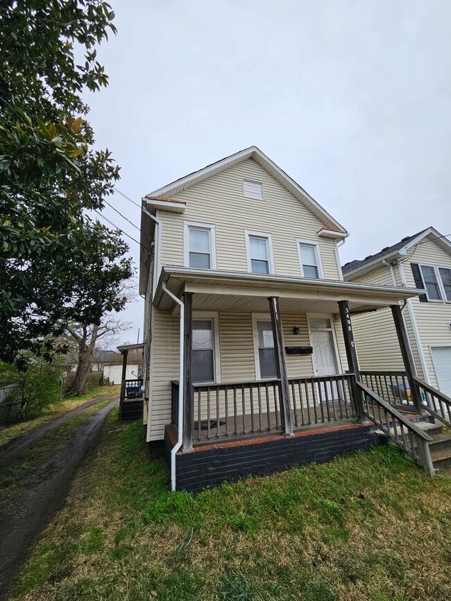 Building Photo - 3408 Bainbridge Blvd