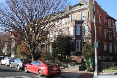 Vecindario - 3210 17th St NW