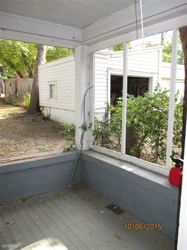 Building Photo - 4 br, 2 bath House - 1031 Michigan Ave