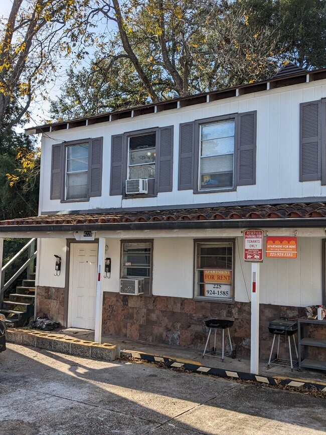 Photo - 4224 Oxford Ave Apartments