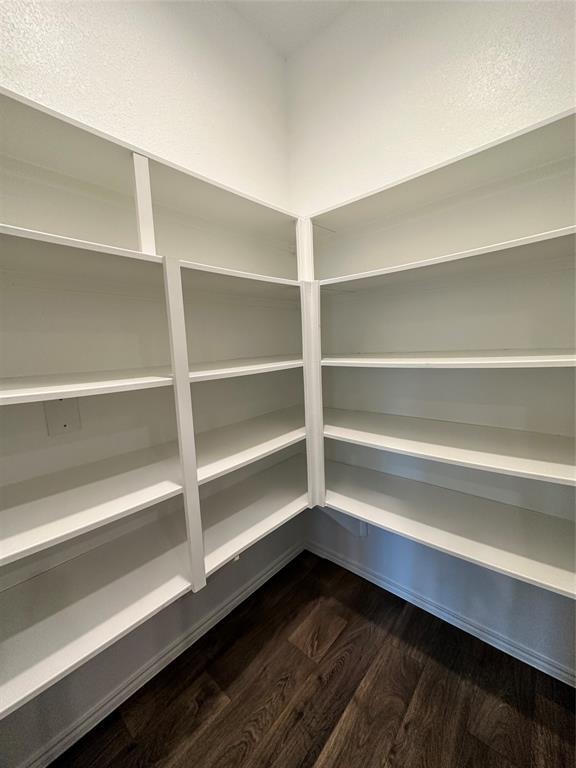 Foto del edificio - 15383 Central Cres Dr
