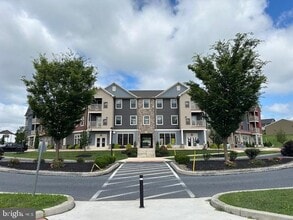 Building Photo - 1708 Fairmont Dr