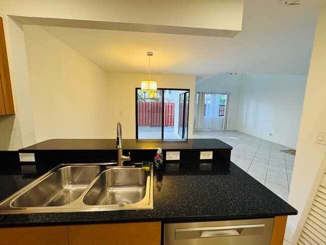 Building Photo - 343-308 Ives Dairy Rd