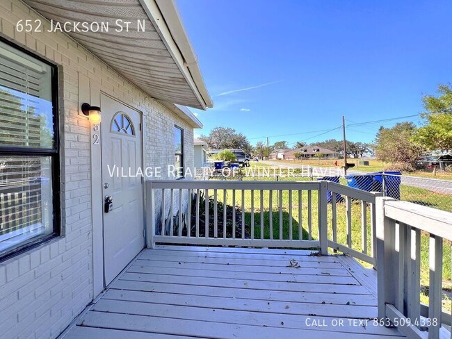 Foto del edificio - 3 Bedroom Charming Home in Eagle Lake, FL