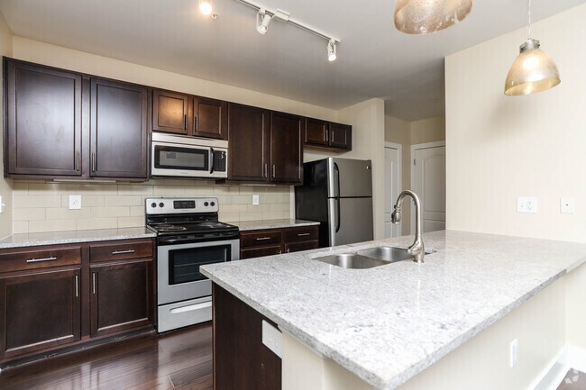 2BR, 2BA - 1,033 SF - The Savile - The Lane