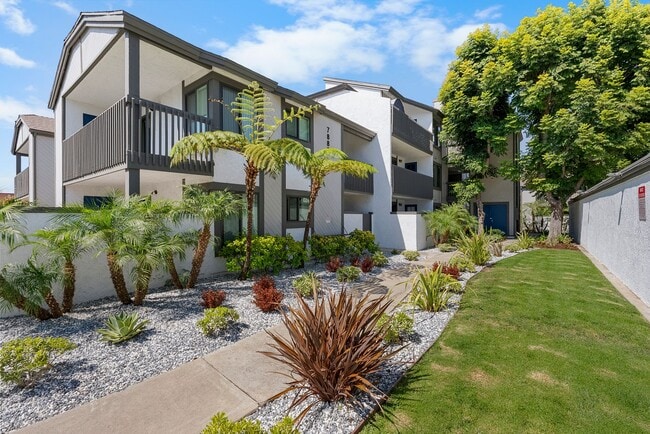 Foto del edificio - Beachpoint Apartments