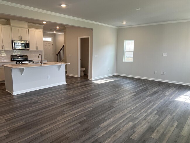 Foto del edificio - 131 Aster Bloom Ln