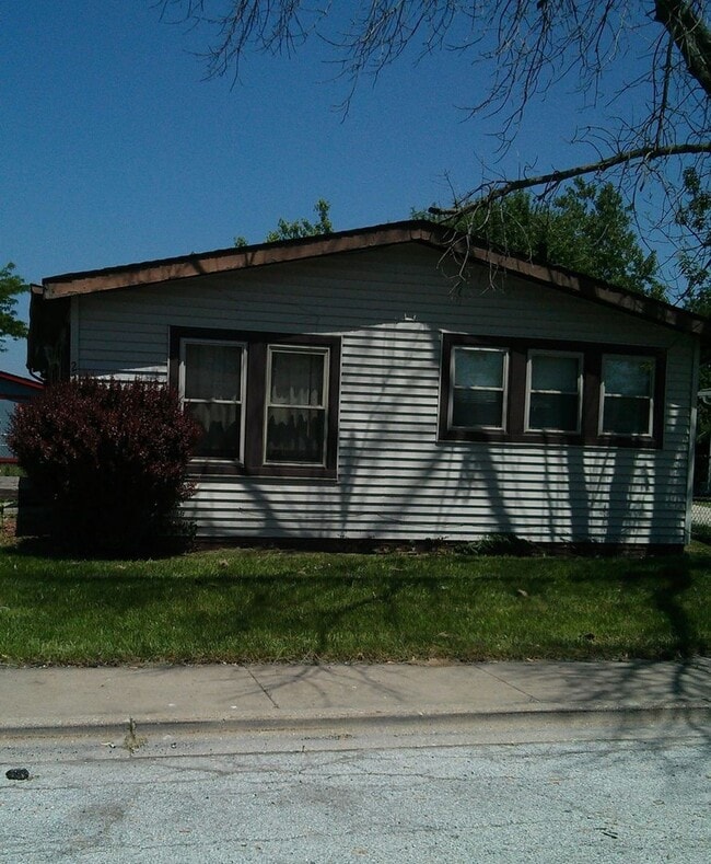 Building Photo - 2241 Astor St