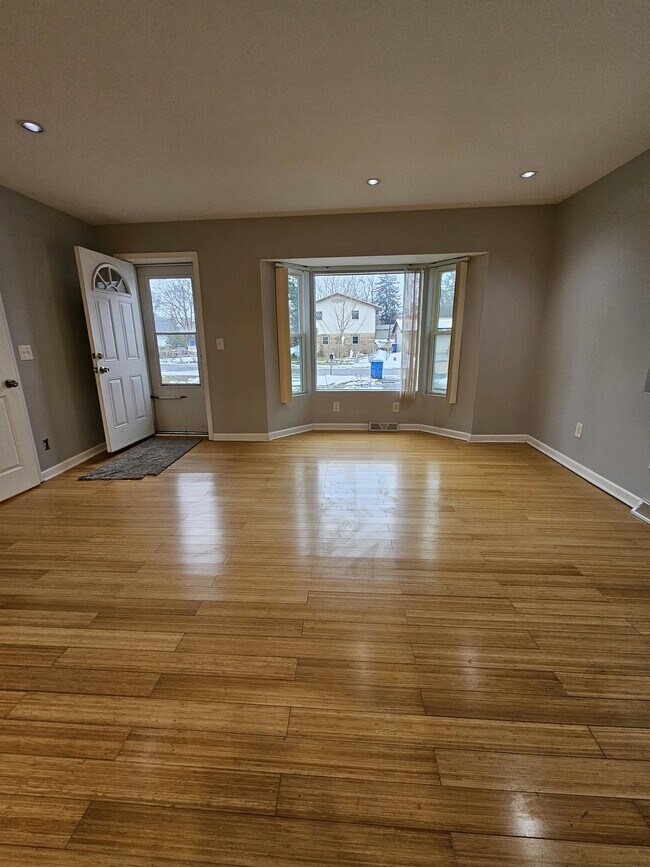 Building Photo - 4020 Lanette Dr