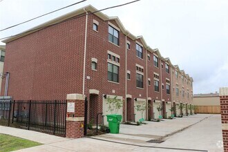 Building Photo - 2710 Hullsmith Dr